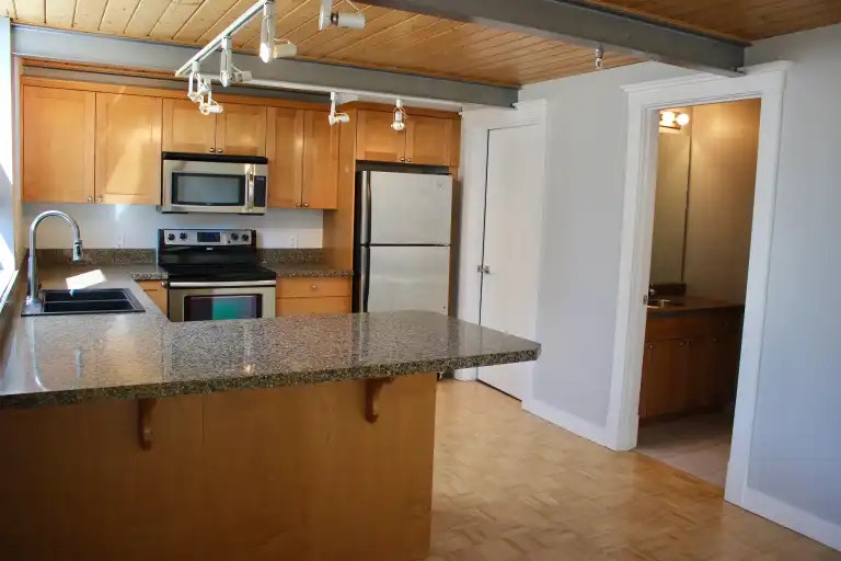 10009 102 Avenue Northwest, Edmonton, AB - 10