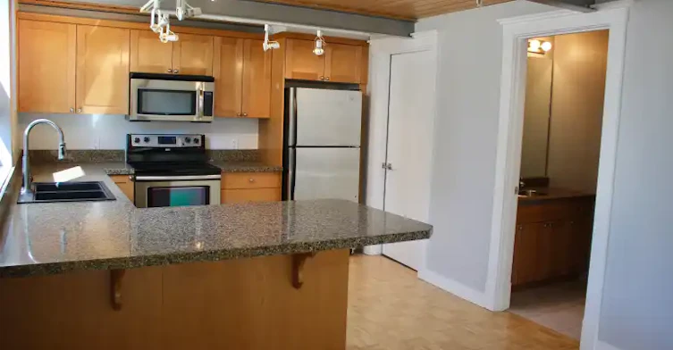 10009 102 Avenue Northwest, Edmonton, AB - 10