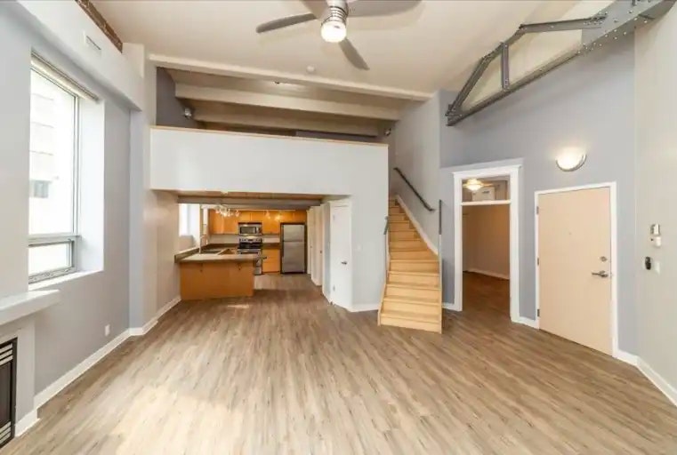 10009 102 Avenue Northwest, Edmonton, AB - 2