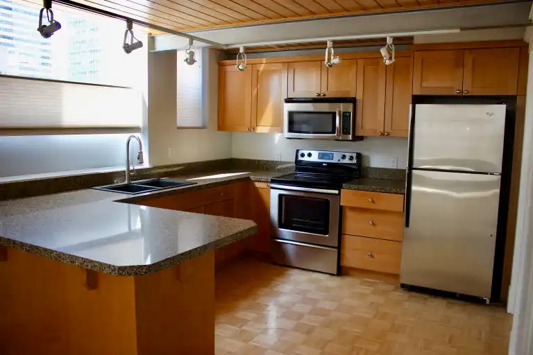 10009 102 Avenue Northwest, Edmonton, AB - 12