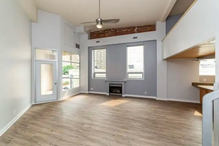 10009 102 Avenue Northwest, Edmonton, AB