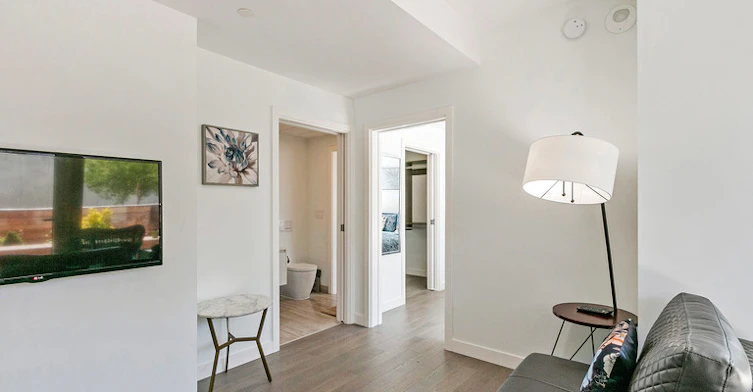 1480 Howe Street, Vancouver, BC, V6Z 0G5 - 2