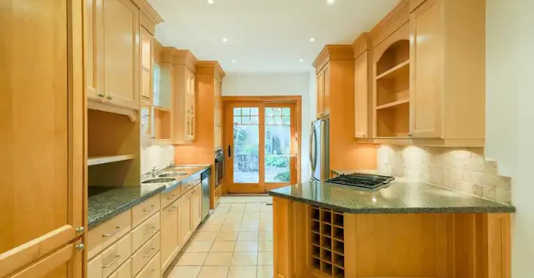 101 Pears Avenue, Toronto, ON, M5R 1S9 - 5