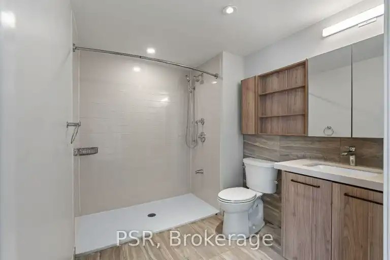 203 Jarvis Street, Toronto, ON, M5B 0E7