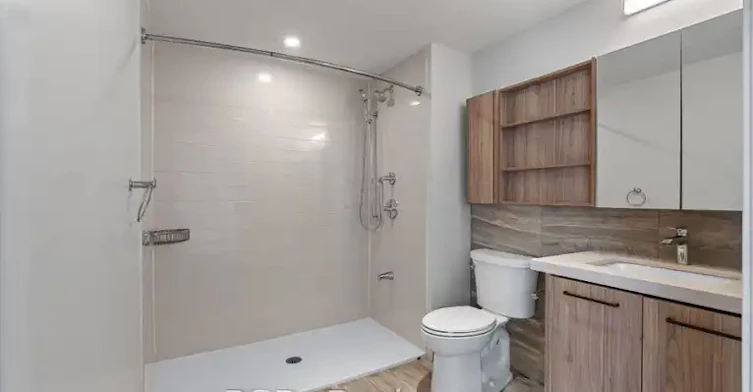 203 Jarvis Street, Toronto, ON, M5B 0E7