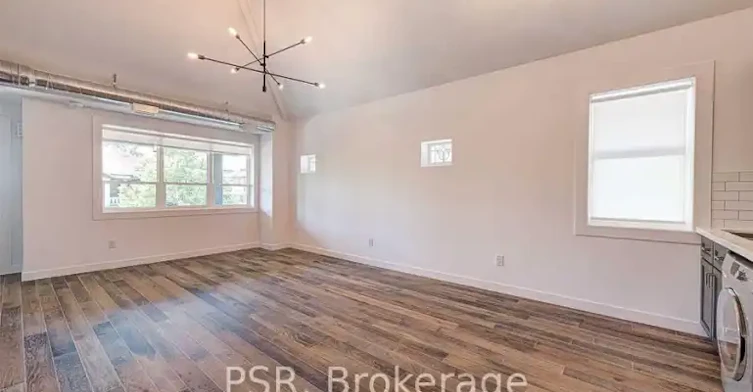 89 Hammersmith Avenue, Toronto, ON, M4E 2W3 - 6