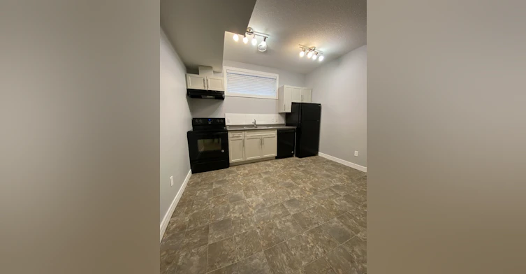 2550 Amerongen Crescent Southwest, Edmonton, AB, T6W 1A8 - 3