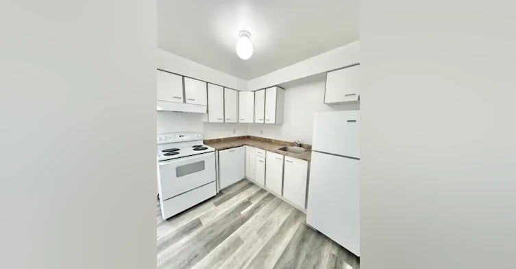 130 Bell Farm Road, Barrie, ON, L4M 6J4 - 3