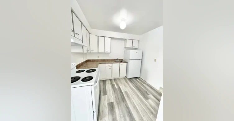 130 Bell Farm Road, Barrie, ON, L4M 6J4 - 2