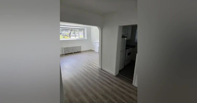 3755 Cambie Street, Vancouver, BC, V5Z 2X4 - 4