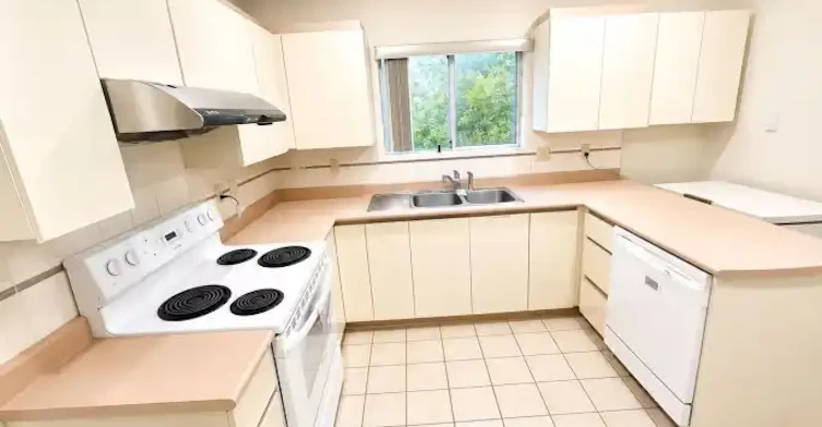 754 West 69th Avenue, Vancouver, BC, V6P 2W3 - 4