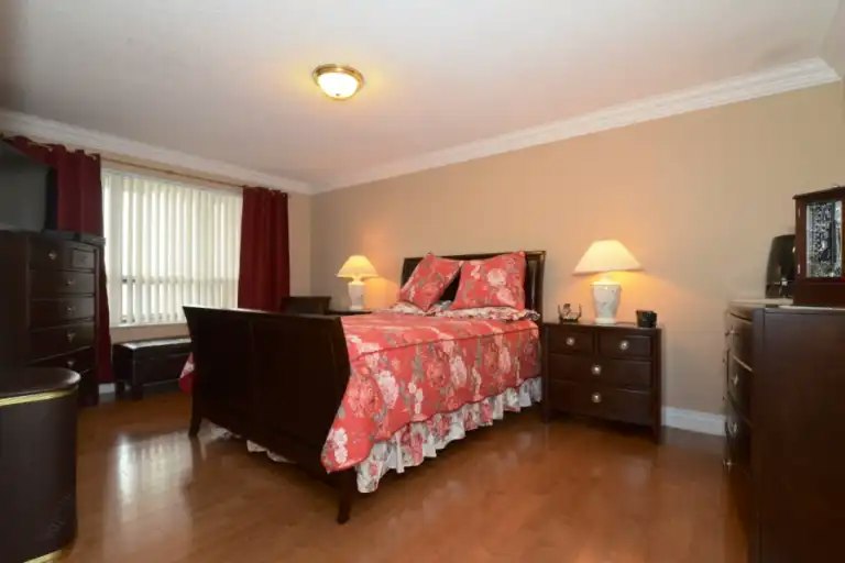 25 Kingsbridge Garden Circle, Mississauga, ON, L5R 4B1 - 12