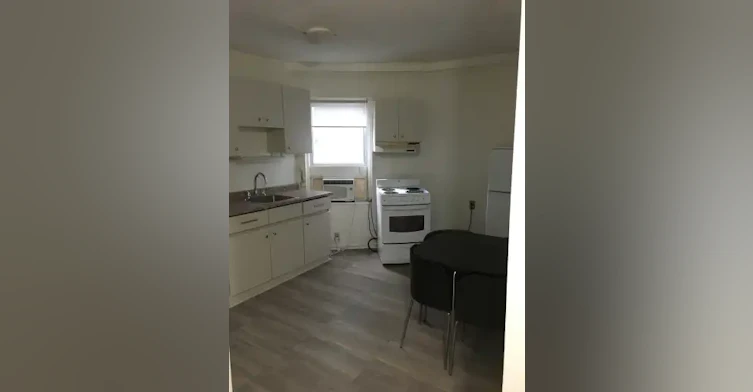 551 Bloor Street West, Toronto, ON, M5S 1Y6