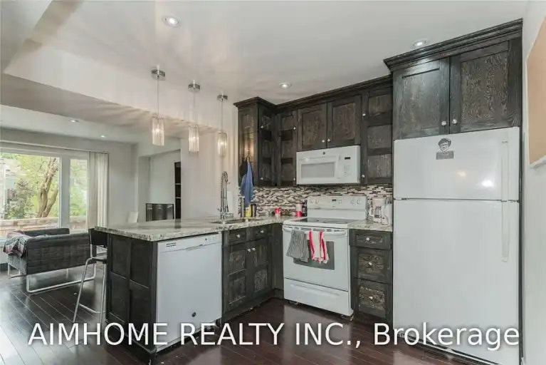 212 Milan Street, Toronto, ON, M5A 3Z6 - 13