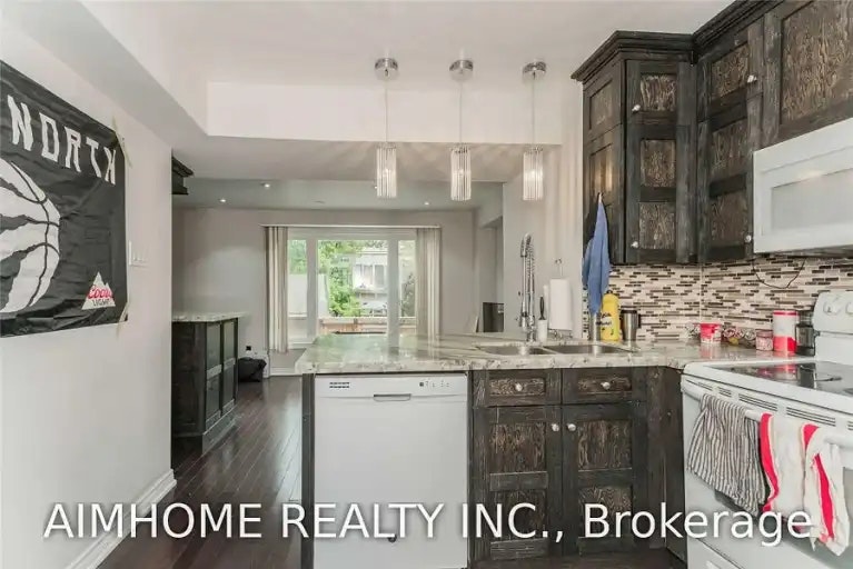 212 Milan Street, Toronto, ON, M5A 3Z6 - 11