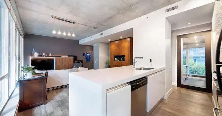75 Portland Street, Toronto, ON, M5V 2M9