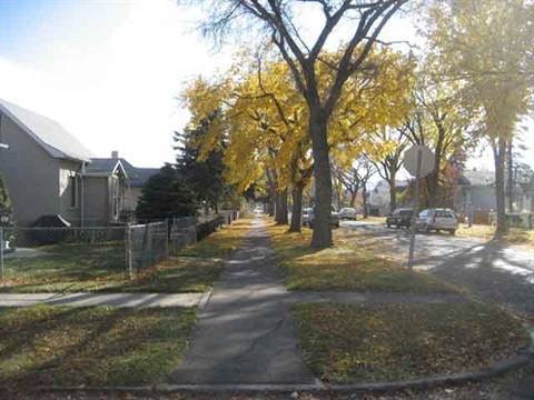 11937 93st, Edmonton, AB, T5G 1K1 - 2