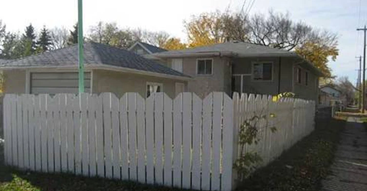 11937 93st, Edmonton, AB, T5G 1K1 - 12
