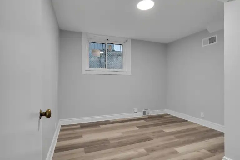 263 College Street, Kingston, ON, K7L 4M1 - 9