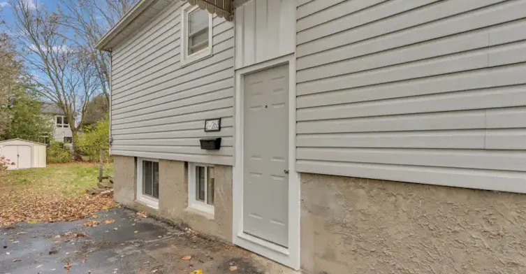 263 College Street, Kingston, ON, K7L 4M1 - 2