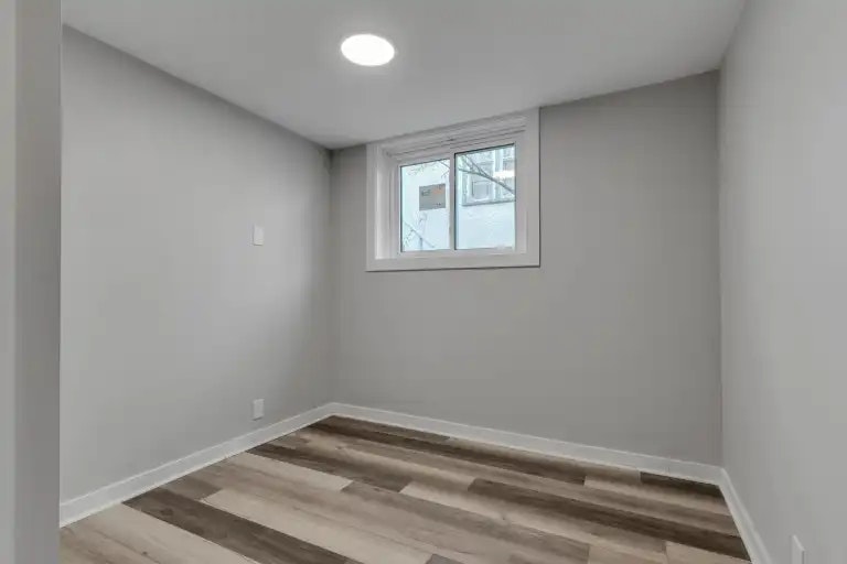 263 College Street, Kingston, ON, K7L 4M1 - 5