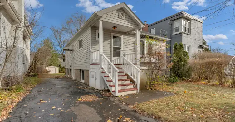 263 College Street, Kingston, ON, K7L 4M1