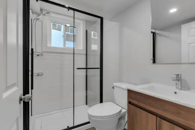 263 College Street, Kingston, ON, K7L 4M1 - 4