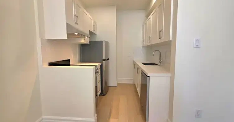 11 Beaconsfield Avenue, Toronto, ON, M6J 3J1 - 9