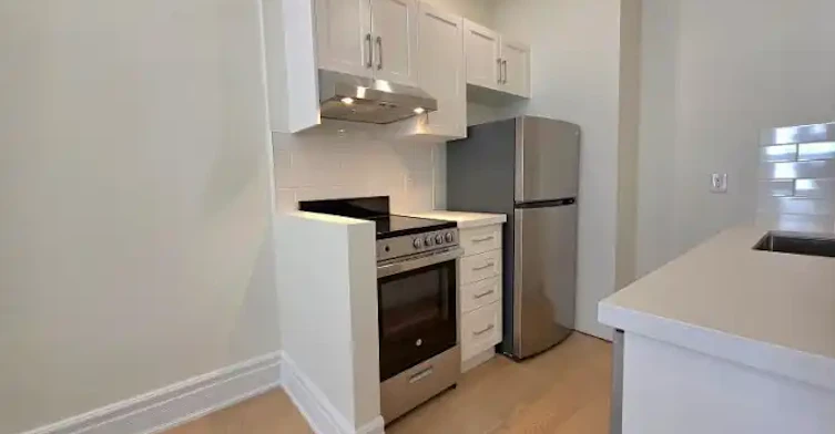 11 Beaconsfield Avenue, Toronto, ON, M6J 3J1 - 10