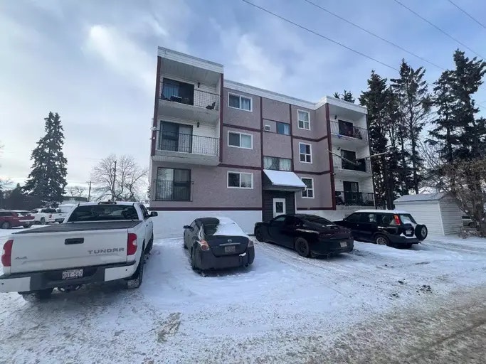 5313 48 Avenue, Red Deer, AB, T4N 3V2 - 2
