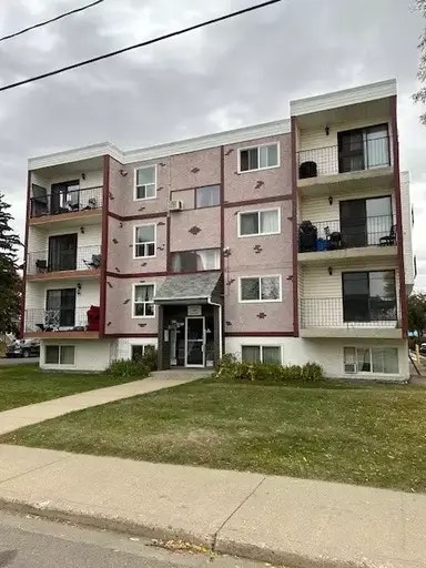 5313 48 Avenue, Red Deer, AB, T4N 3V2 - 3