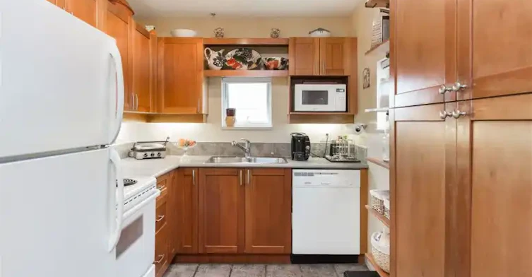 3727 West 10th Avenue, Vancouver, BC, V6R 2G5 - 5