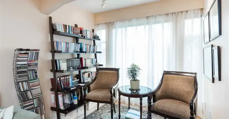 3727 West 10th Avenue, Vancouver, BC, V6R 2G5 - 3