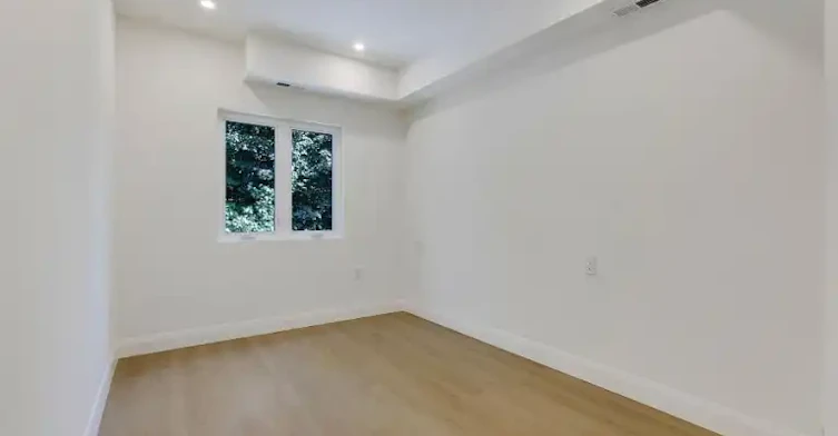 225 Gainsborough Road, Toronto, ON, M4L 3C7 - 19