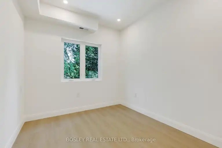 225 Gainsborough Road, Toronto, ON, M4L 3C7 - 14