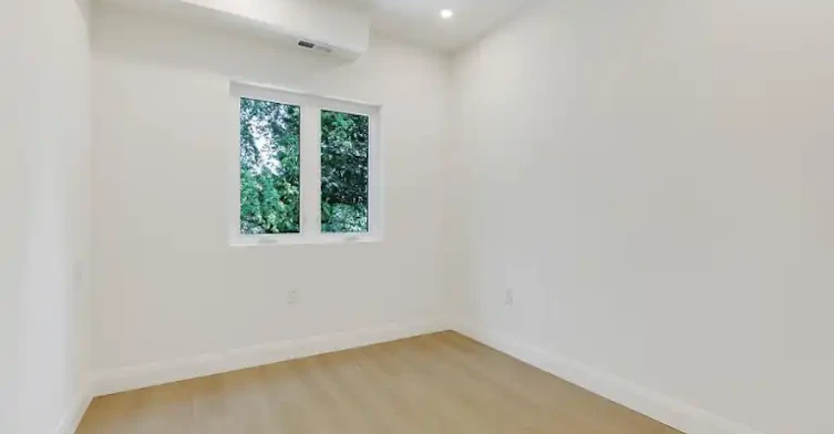 225 Gainsborough Road, Toronto, ON, M4L 3C7 - 14