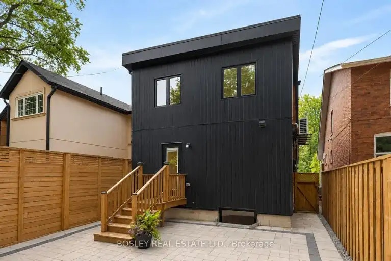 225 Gainsborough Road, Toronto, ON, M4L 3C7