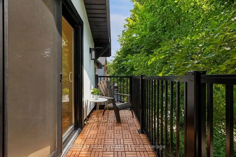 225 Gainsborough Road, Toronto, ON, M4L 3C7 - 18
