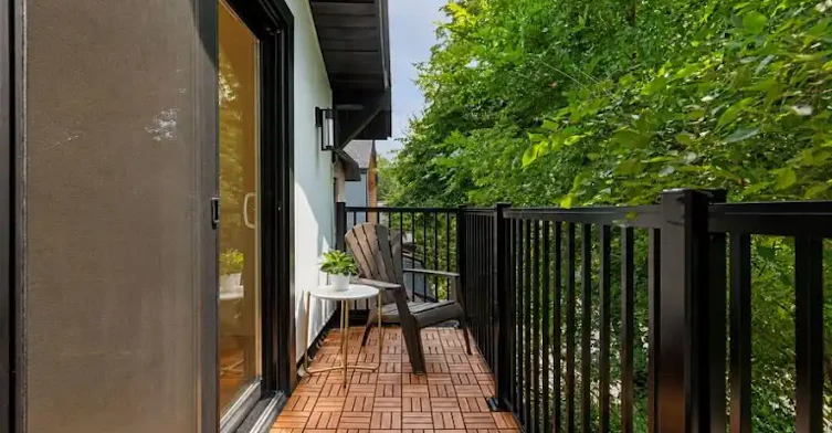 225 Gainsborough Road, Toronto, ON, M4L 3C7 - 18