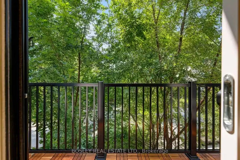 225 Gainsborough Road, Toronto, ON, M4L 3C7 - 12