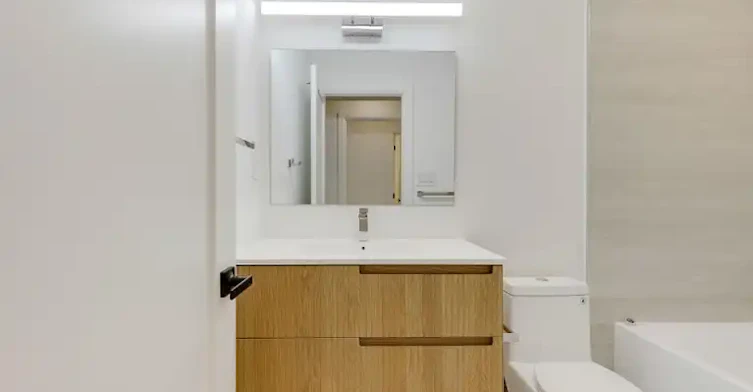 225 Gainsborough Road, Toronto, ON, M4L 3C7 - 17