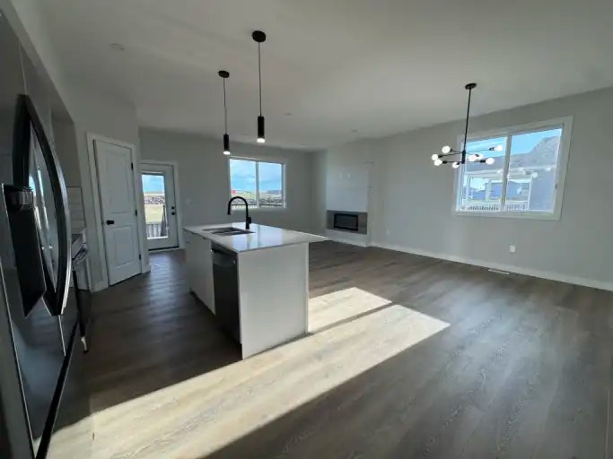 10210 128 Avenue, Grande Prairie, AB, T8V 6T1 - 8