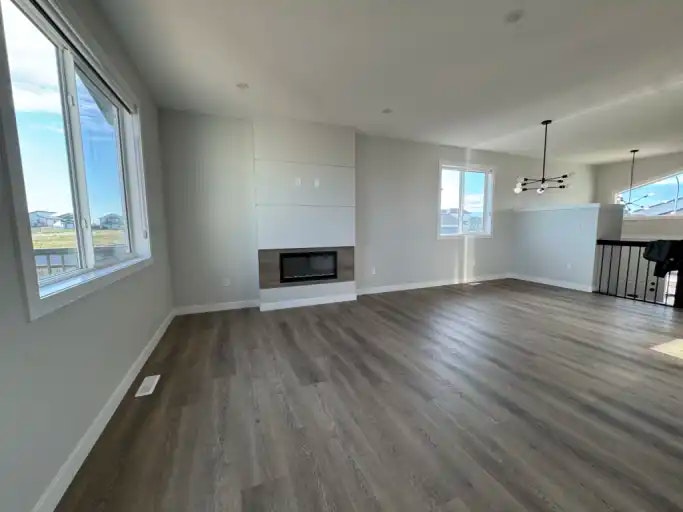 10210 128 Avenue, Grande Prairie, AB, T8V 6T1 - 2