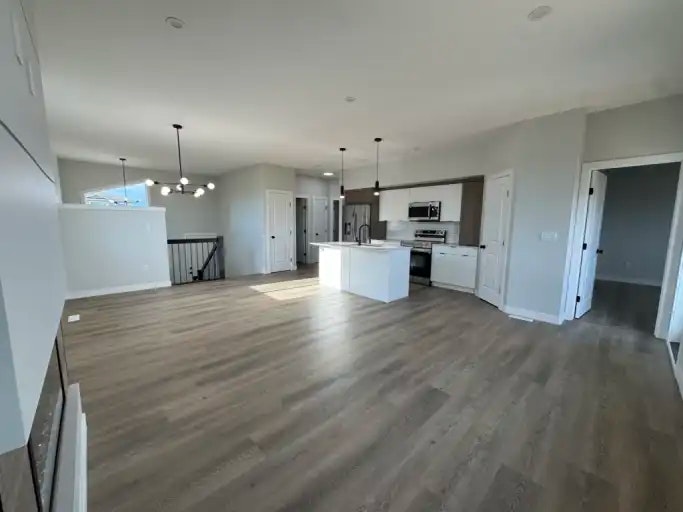 10210 128 Avenue, Grande Prairie, AB, T8V 6T1 - 5