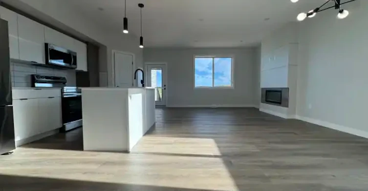 10210 128 Avenue, Grande Prairie, AB, T8V 6T1 - 4