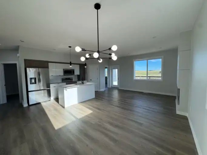 10210 128 Avenue, Grande Prairie, AB, T8V 6T1 - 3