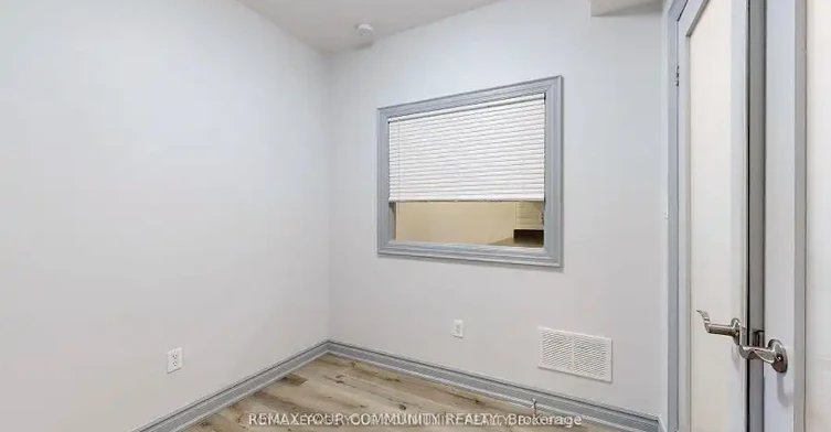 586 Parliament Street, Toronto, ON, M4X 1P8 - 9