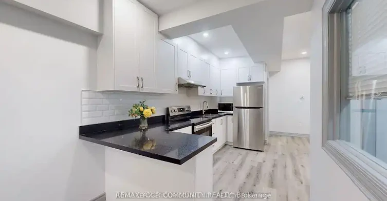 586 Parliament Street, Toronto, ON, M4X 1P8 - 13