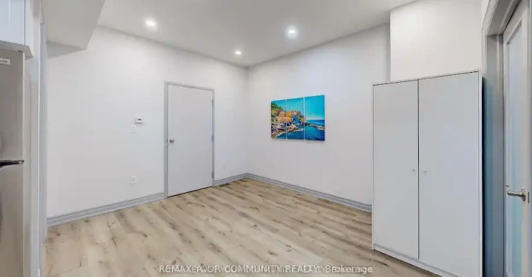 586 Parliament Street, Toronto, ON, M4X 1P8 - 8