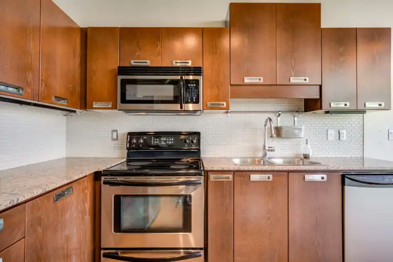 2 Fieldway Road, Toronto, ON, M8Z 0B9 - 11